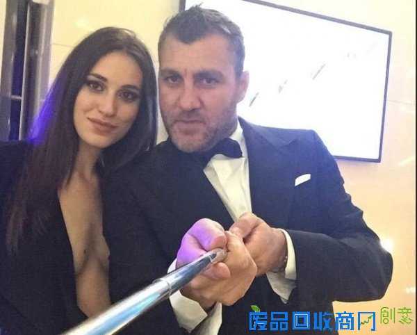 维耶里拍摄女子乳沟视频上传网络