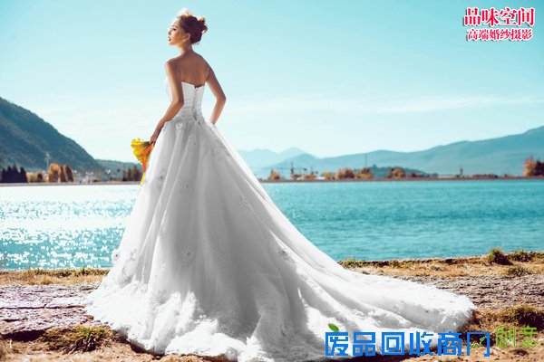 北京婚纱摄影；拍婚纱照男女礼服的准备