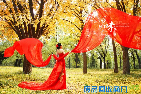 北京婚纱摄影；拍婚纱照男女礼服的准备