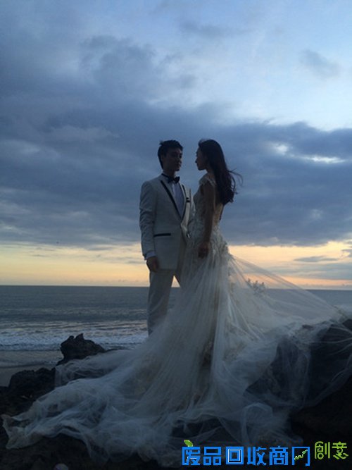 陶昕然何建泽唯美婚纱照