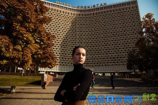 女摄影师穷游37国拍“美女地图” 哪国风情是你的爱?