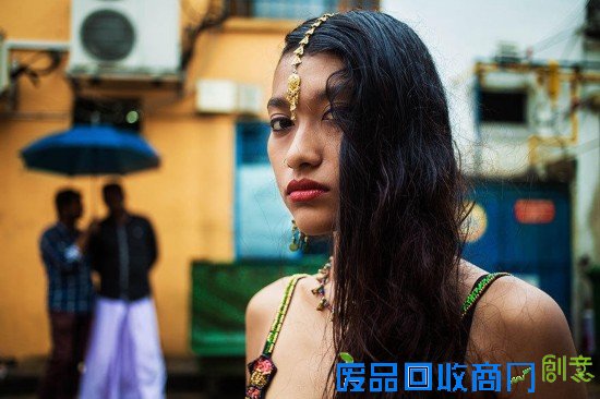 女摄影师穷游37国拍“美女地图” 哪国风情是你的爱?