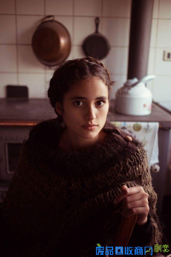 女摄影师穷游37国拍“美女地图” 哪国风情是你的爱?