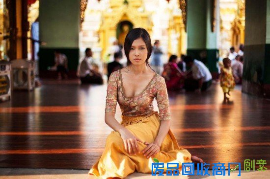 女摄影师穷游37国拍“美女地图” 哪国风情是你的爱?