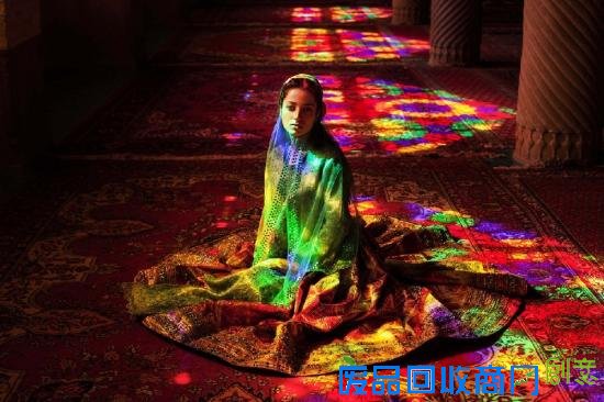 女摄影师穷游37国拍“美女地图” 哪国风情是你的爱?