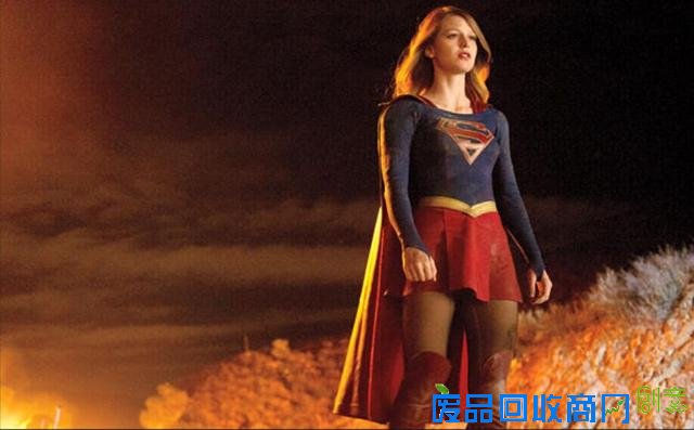 《女超人》首日拍摄花絮 梅利莎“像过圣诞”