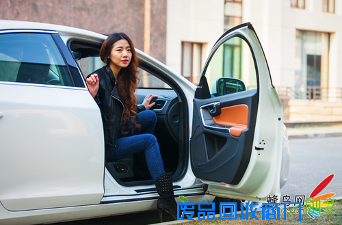 拍车达人第三招 不可不知的环境人像拍摄技法