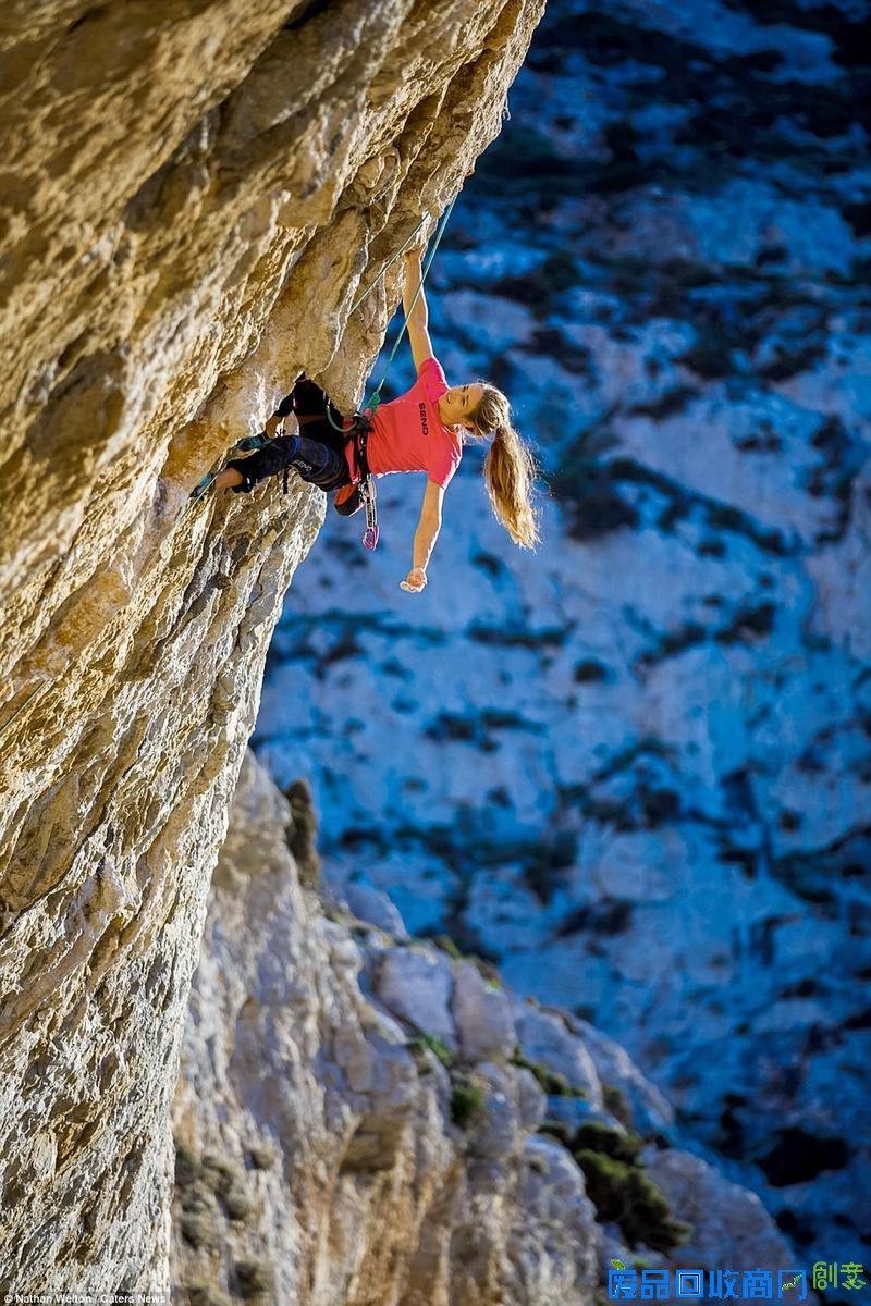 峭壁上的美女攀岩家 华声在线衡阳频道