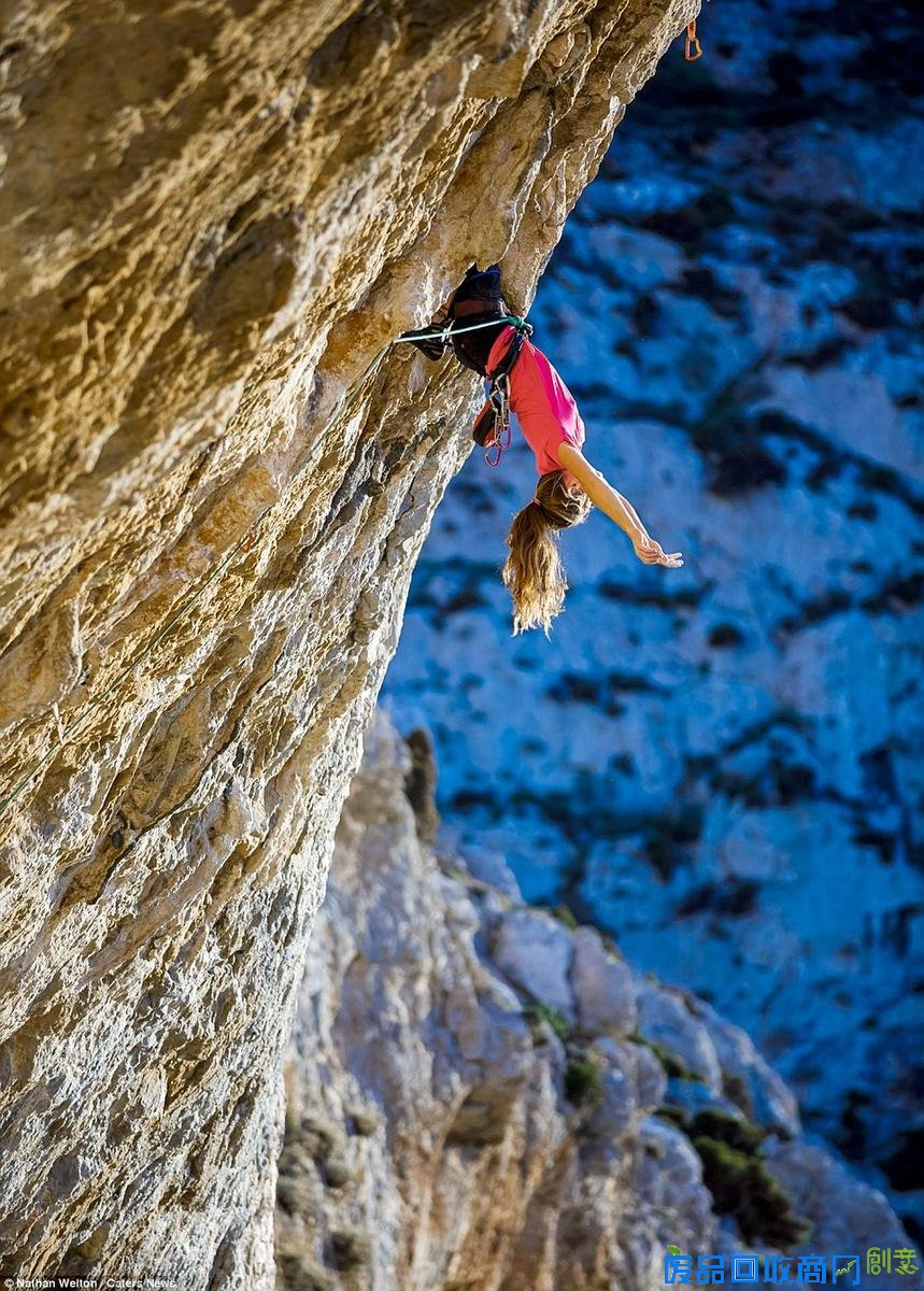峭壁上的美女攀岩家 华声在线衡阳频道