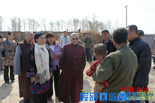 李金海带领社会各界爱心人士慰问贫困户 金海集团迪拜国际金融/金海国际/