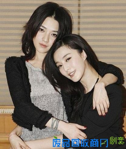 美女合照必有一丑 揭晓娱乐圈“潜规则”明星拍照心机太重