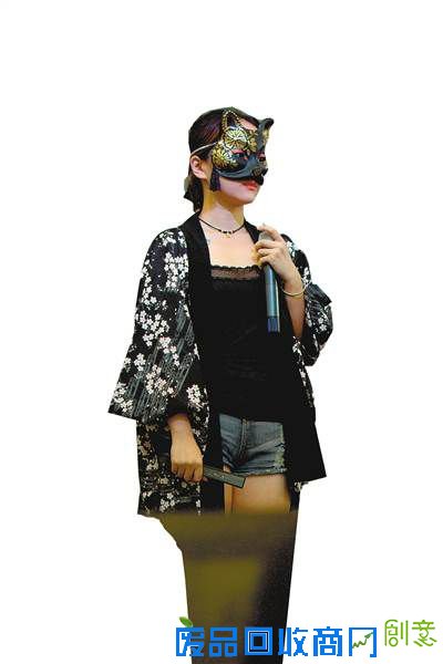 全蛋乐队在演出现场。