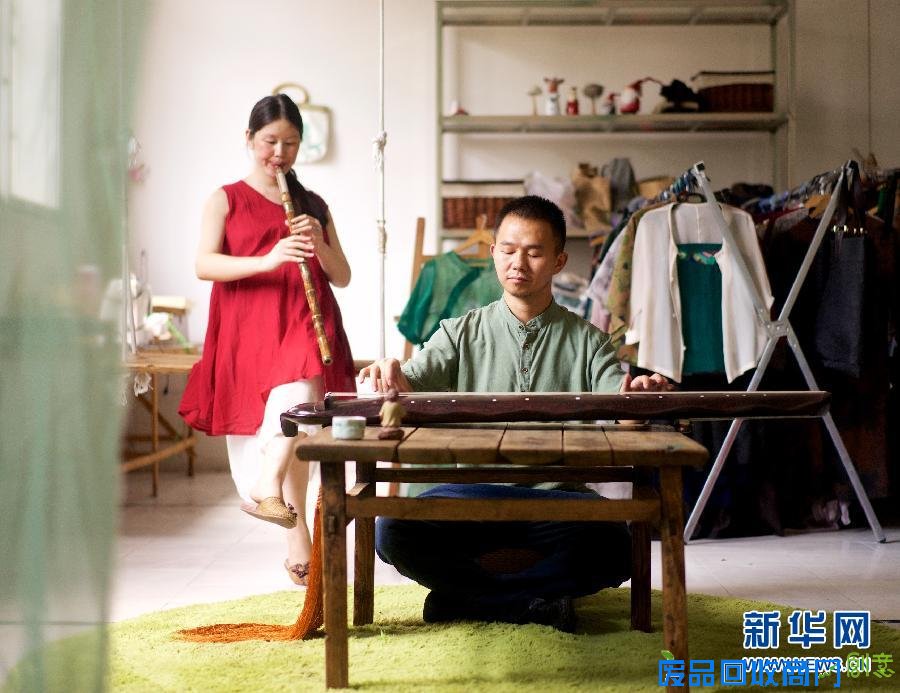 （图片故事）（1）返乡创业夫妻档：手工缝制“中国风”