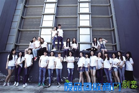 摄影娘子军拥有独特“视角” 只拍摄女性