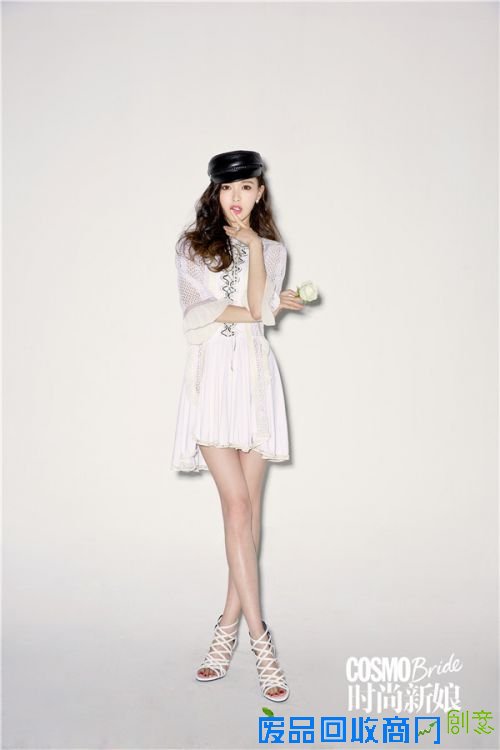 唐嫣婚纱照美艳曝光 再登时尚大刊封面