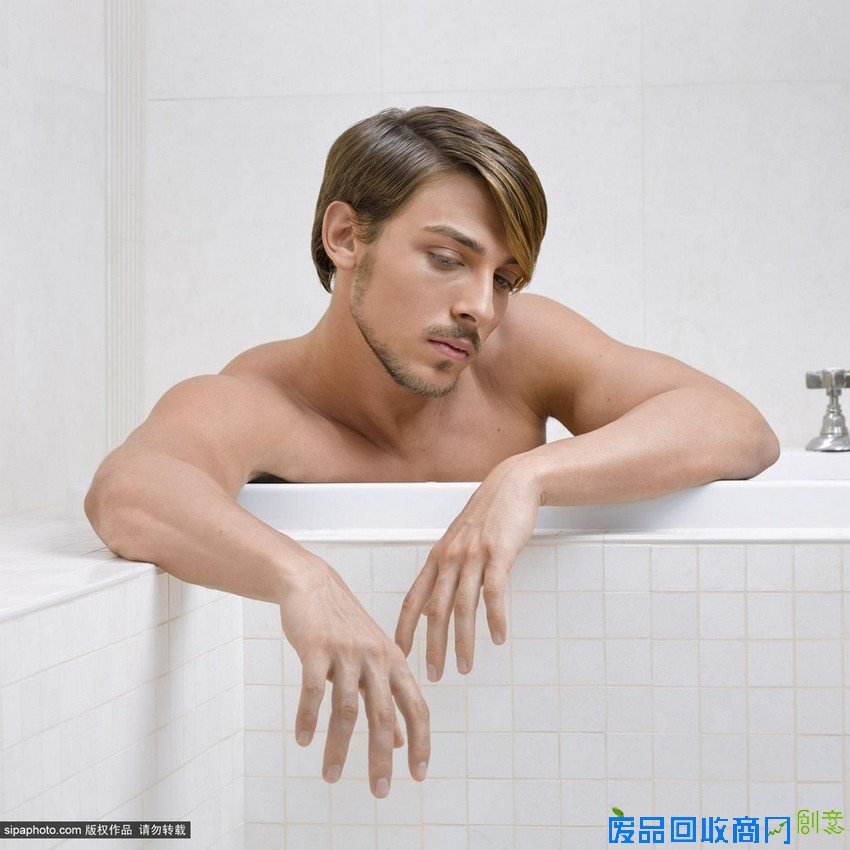 组图:摄影师唯美镜头讲述浴室里的故事 组图:摄影师唯美镜头讲述浴室里的故事