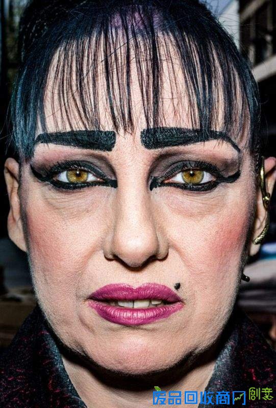 美摄影师街头拍路人肖像照引人深思（高清组图）