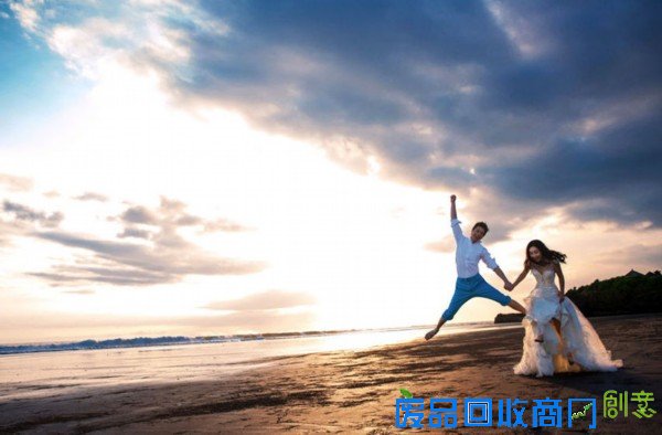 “安小主”陶昕然最新婚纱照曝光 花样动作难度高