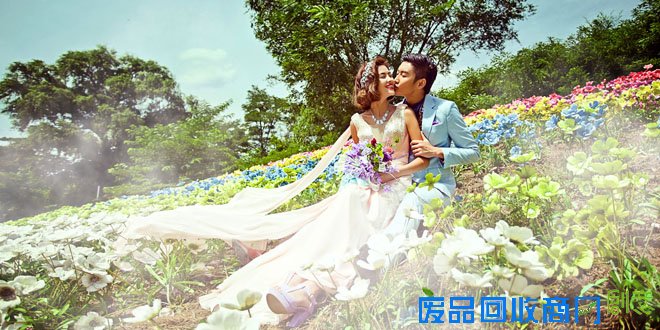 唯美婚纱照怎样拍 表情自然仪态端庄