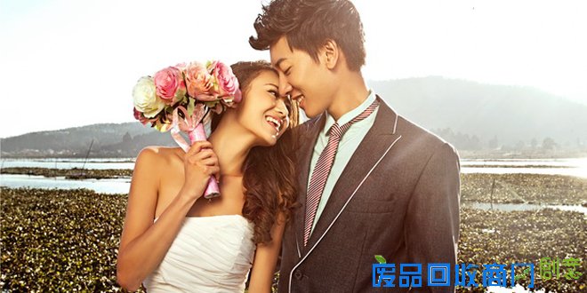 唯美婚纱照怎样拍 表情自然仪态端庄