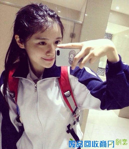 高中生晒自拍照获赞(组图):长发飘飘、甜美可爱、美得360度无死角