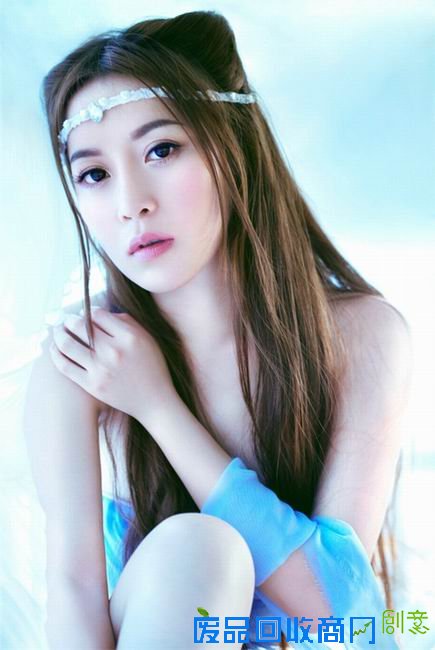 美的让你颤抖!国内mm江伊涵荷花仙子古典cos