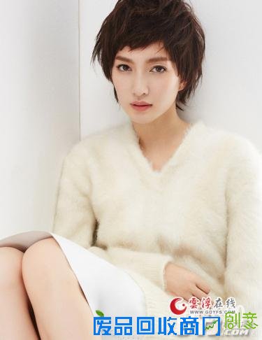 江疏影为某杂志拍摄的时尚大片曝光修长的美腿秀唯美胴体