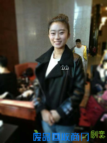 范美鹪滴滴宣传片拍摄 甜美笑容引关注