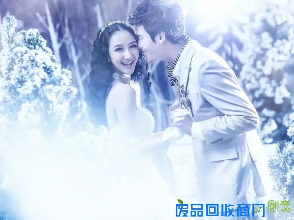 雪景婚纱照让我们与雪起舞