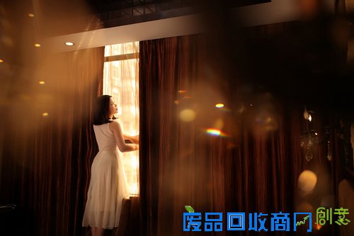 曾雨轩曝唯美写真 用清纯演绎“低调奢华”