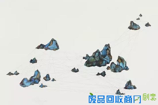 这些画和她一样干净、漂亮又伤感