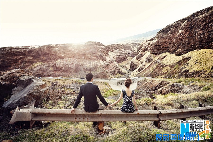 央视美女主播胡蝶与导演陆川完婚 唯美婚纱照曝光