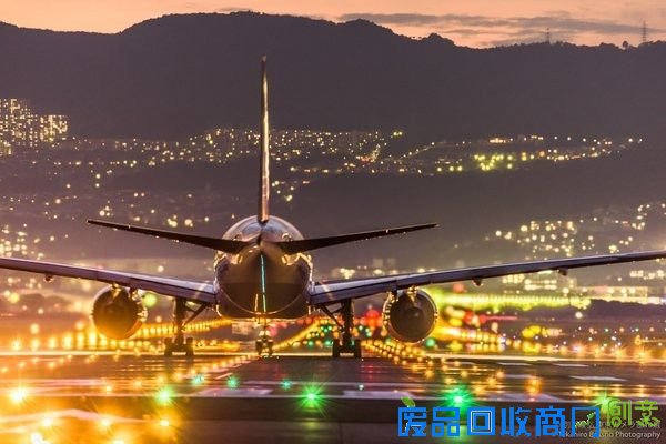图片 美爆！摄影师拍摄大阪机场迷人光影下的飞机