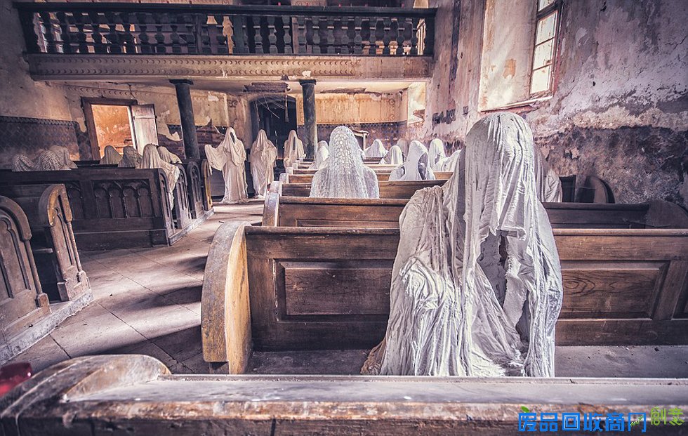 城市探险:波兰摄影师记录废弃建筑怪诞荒凉之美(高清组图)