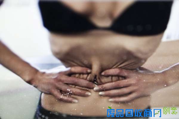 恐怖!美女瘦到20斤皮包骨头似干尸 盘点饮食紊乱症的可怕后果