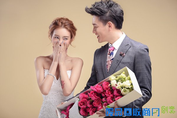 情侣婚纱照应该新郎新娘们应该怎么去拍