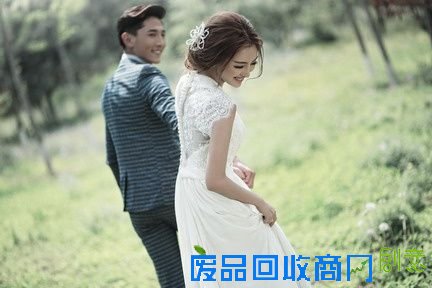 拍婚纱照怎么笑好看