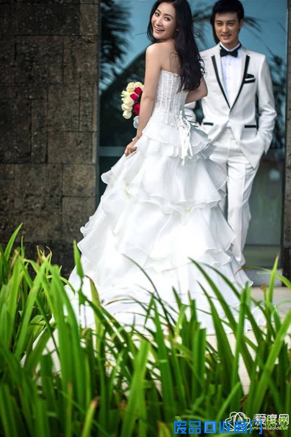 “安小主”陶昕然唯美婚纱照曝光 蓝天碧海恩爱羡煞旁人！