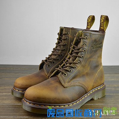 【图】女短靴马丁靴欧美风图片 教你马丁靴的搭配方法