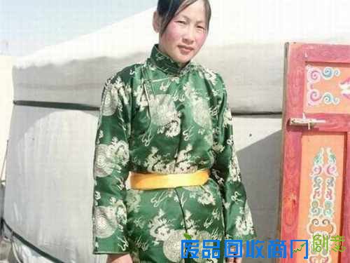 摄影师深入蒙古搜寻美女 结果看呆了（组图）（全文）
