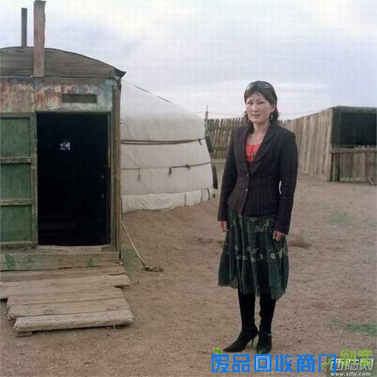 摄影师深入蒙古搜寻美女 结果看呆了（组图）（全文）