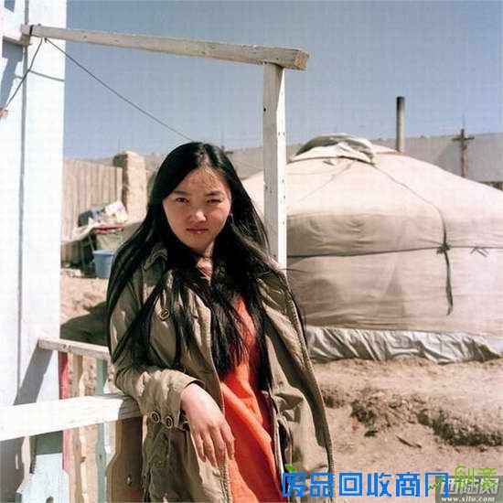 摄影师深入蒙古搜寻美女 结果看呆了（组图）（全文）