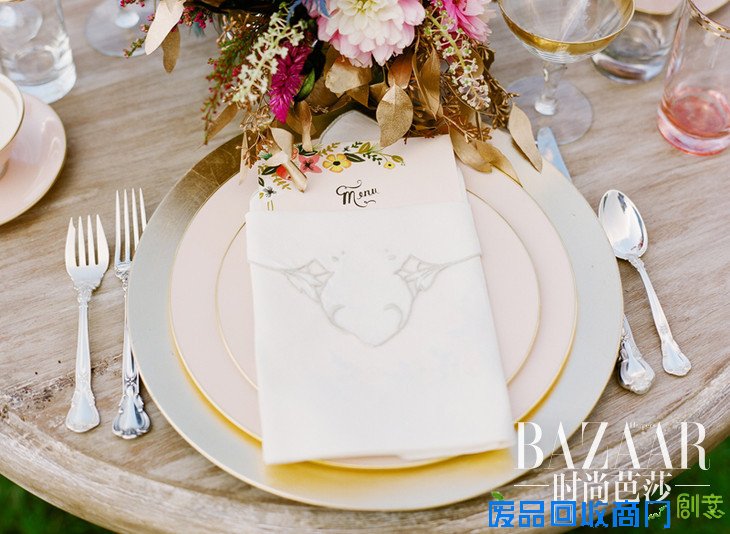 white-hankerchief-napkin-wedding