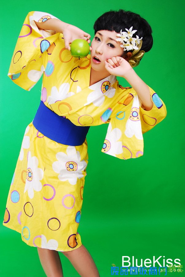 甜蜜可爱接吻|甜蜜拥抱接吻动态图片|舌头短怎么跟女友接吻?