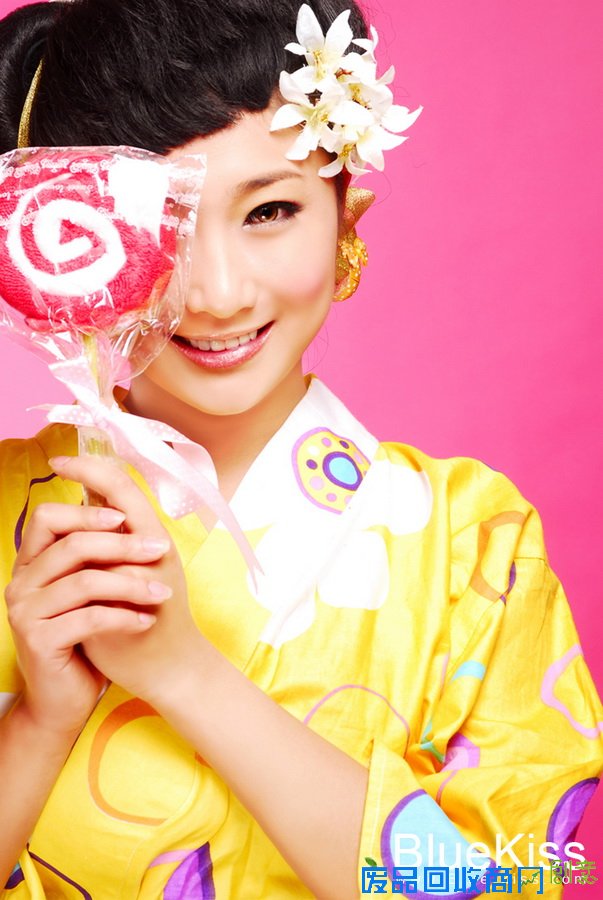 甜蜜可爱接吻|甜蜜拥抱接吻动态图片|舌头短怎么跟女友接吻?