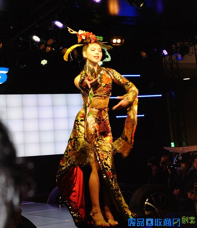 原创摄影-爆乳车模香艳热舞 翘臀露底频走光 2015东京改装车展车模美图 - 桃花公子 - 公子影像空间