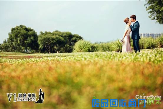 青岛婚纱摄影工作室排行V1视觉高品质低折扣