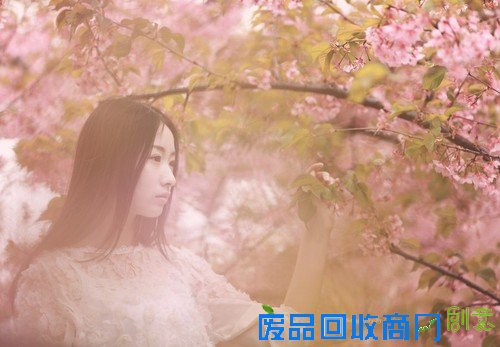 换身色彩换个意境 美女编辑摄影配衣论 