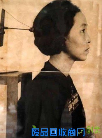 红色高棉“取脑机”真相：拍照用的定位椅