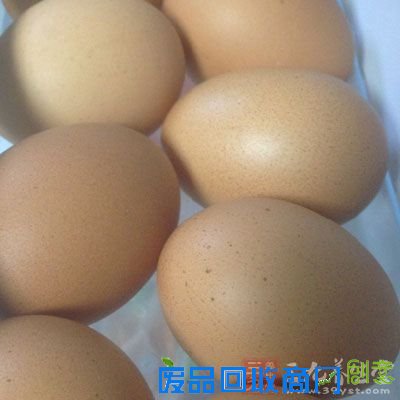 将椰子粉、细砂糖、全蛋、及无盐奶油等材料混合搅拌均匀即可